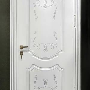Белая дверь МДФ