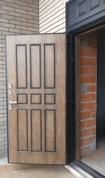 Дверь с фрамугой и МДФ